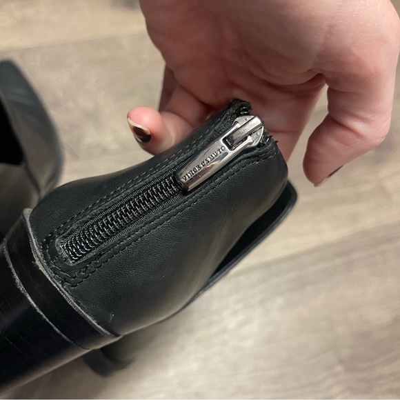 Vince camuto gigietta ankle bootie side cut out butter soft leather black 7 - Picture 6 of 9